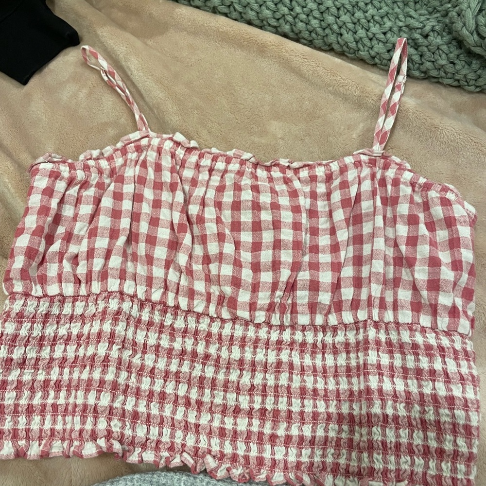 American Eagle red and white plaid crop top
